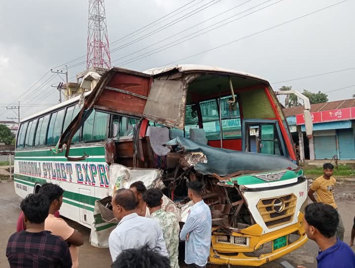 বাহুবলে মহাসড়কের বিভিন্ন স্থানে দুর্ঘটনায় নিহত ২, আহত অর্ধশত